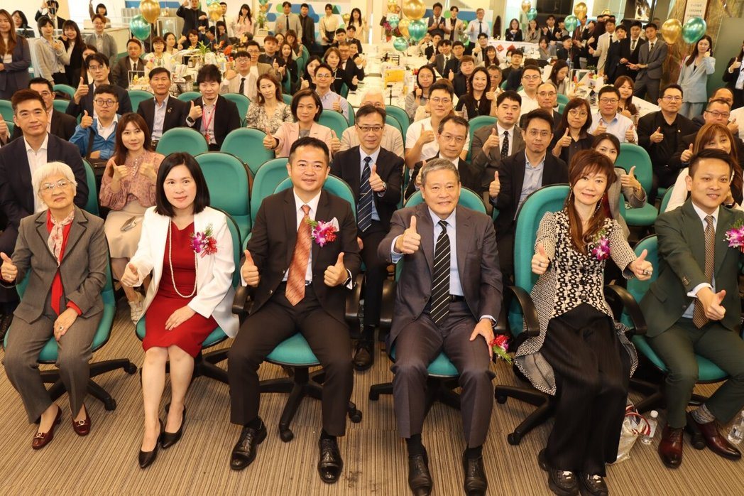 隆龍保險經紀人開幕盛典
